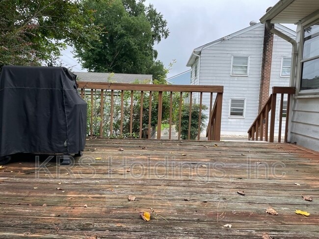 Photo - 157 Sheppard Dr House