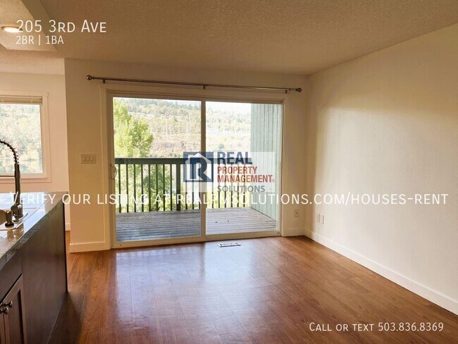 Foto del edificio - 205 3rd Ave