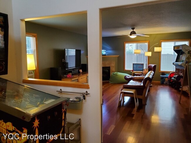 Building Photo - 4 br, 2.5 bath House - 18202 SE 12th Cir
