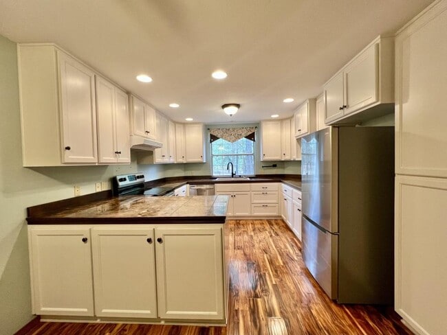 Building Photo - 481 Abegg Rd