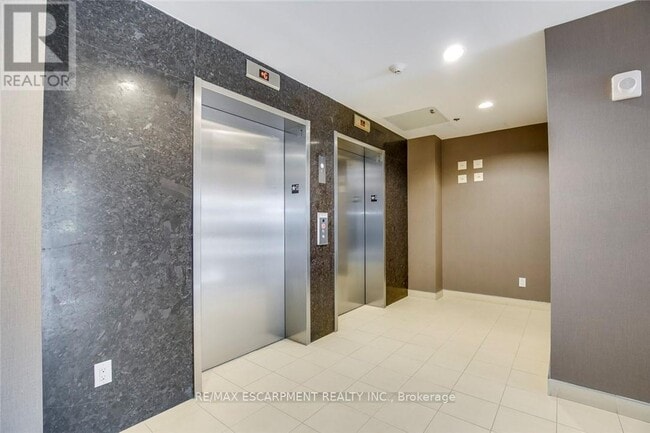 Building Photo - 5001 Corporate Dr
