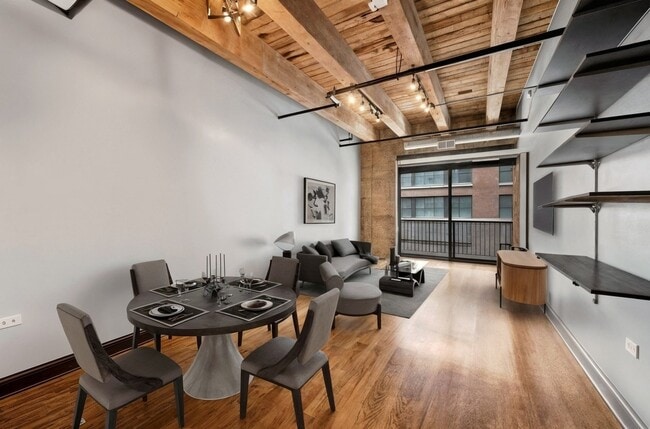 Photo - 106 N Aberdeen St (Chicago, IL) Apartment