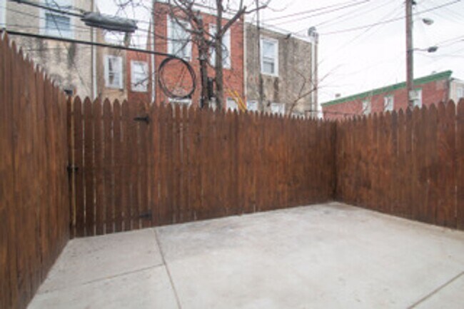 Foto del edificio - 5432 Pine St