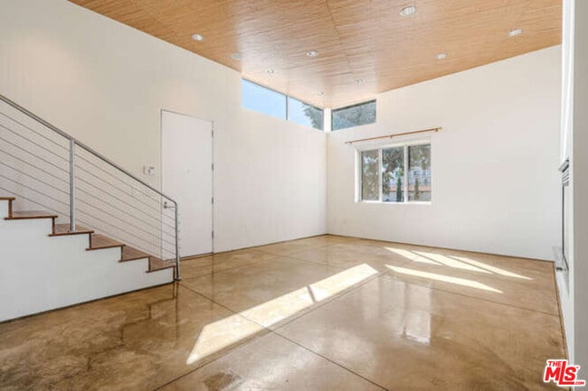 Foto del edificio - 2452 Penmar Ave