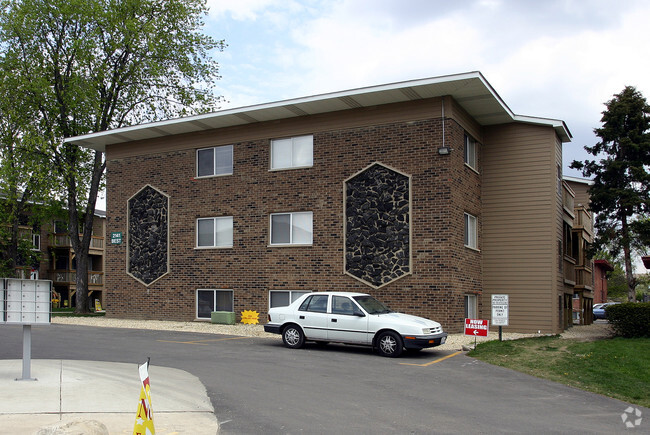 Marywood West Apartments - Marywood Apartments