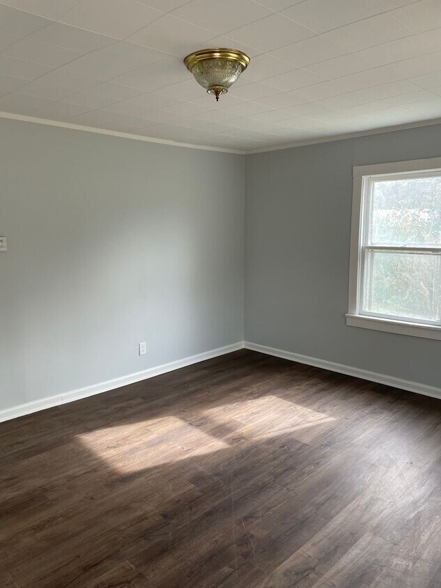 Foto principal - 3 Bed/1 bath House