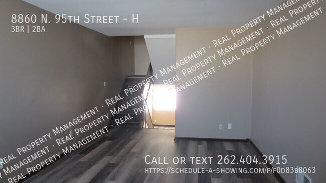 Building Photo - Updated 3 bedroom Condo!