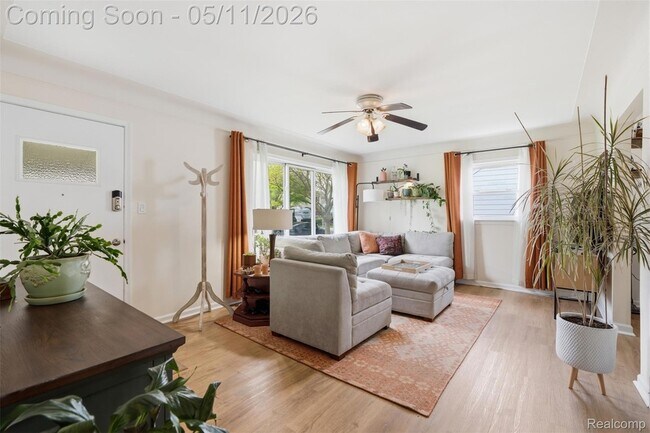 Foto del edificio - 1561 E Webster St