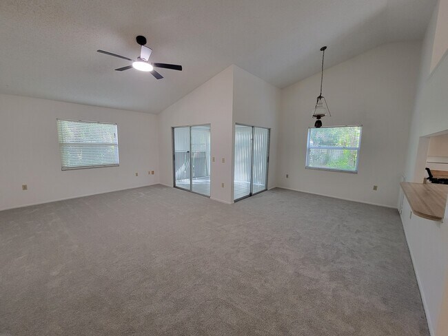 Foto del edificio - 4863 Village Gardens Dr