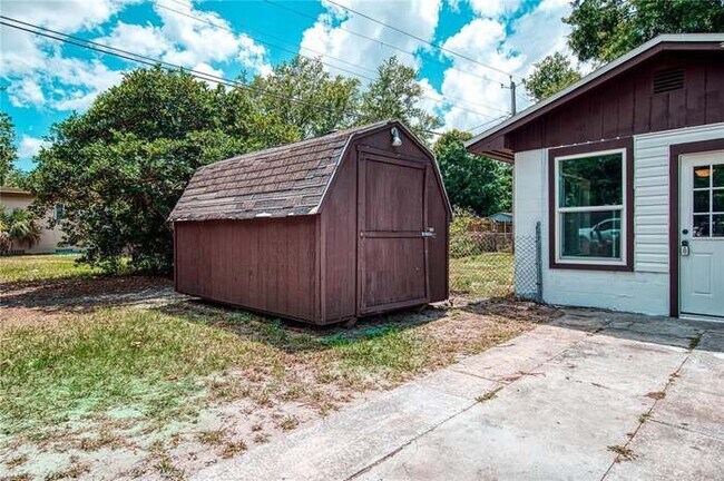 Building Photo - 1645 Mockingbird Ln