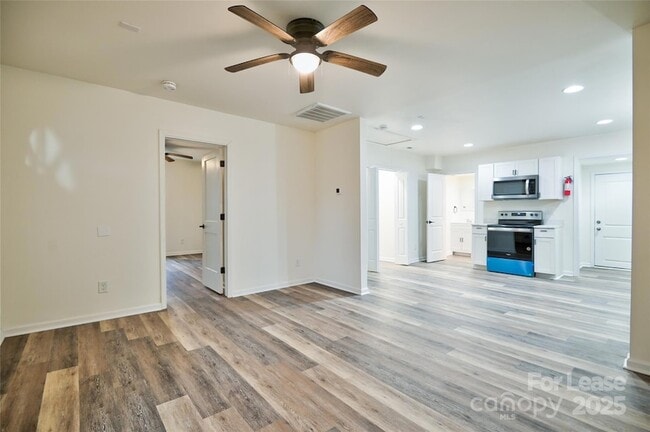 Building Photo - 313 Heyward St