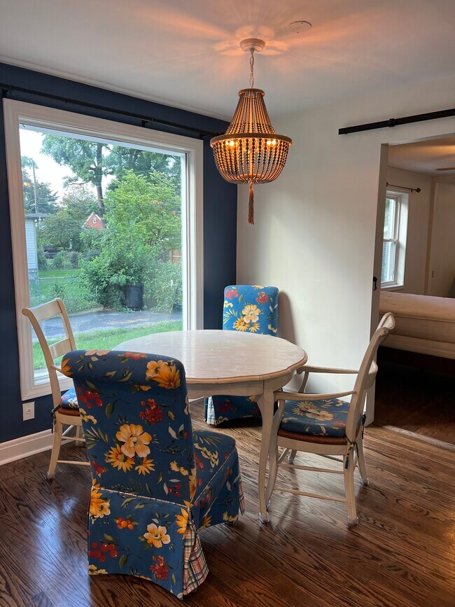 Foto del edificio - 207 Fairmeade Rd