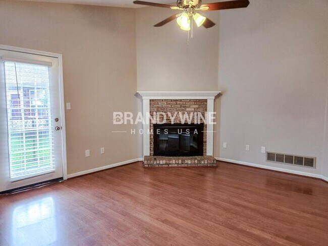 Foto del edificio - 460 Polk Manor Dr