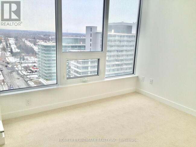 Building Photo - 121 McMahon Dr