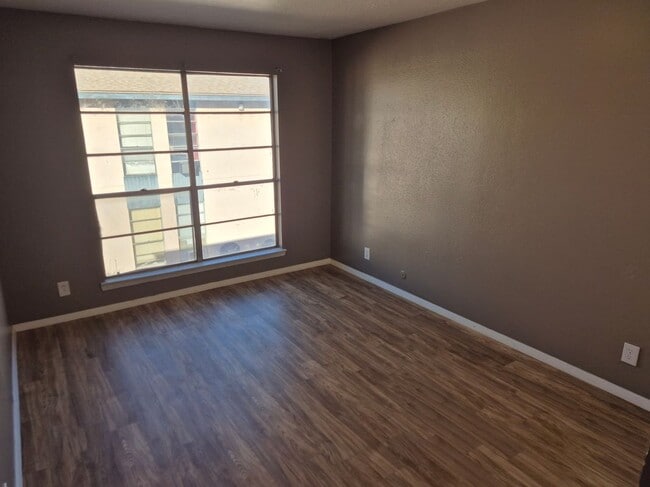 Foto del edificio - 4601 Carlisle Blvd NE