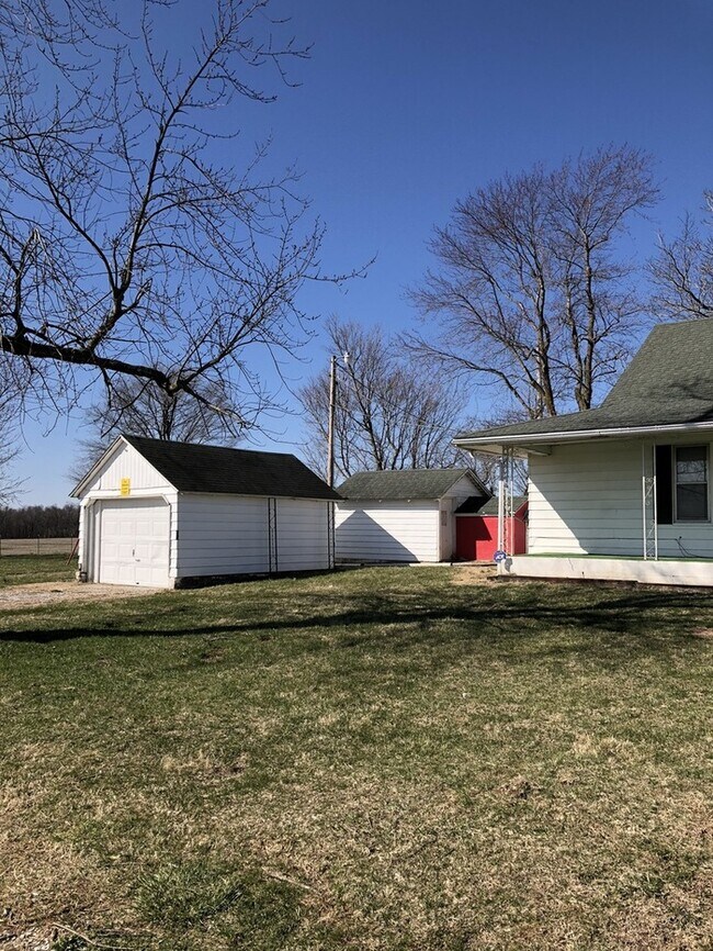 2090 State Rd D, Crane, MO 65633 House for Rent in Crane, MO