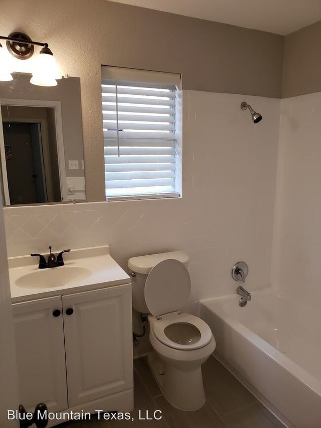 Building Photo - 3 br, 2 bath House - 7308 Amber