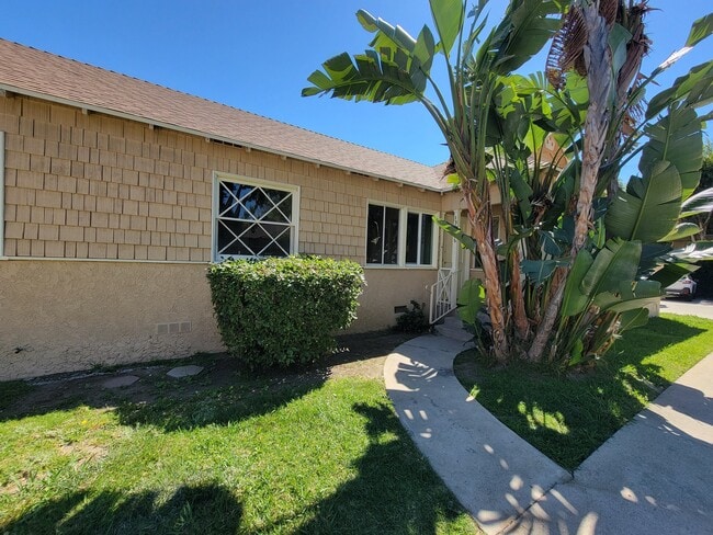 Photo - 13626 Leadwell St (Los Angeles, CA) Apartment