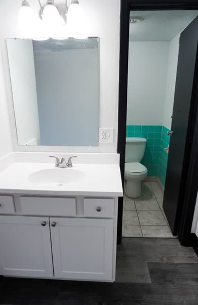 Building Photo - Studio Includes All Utilites
