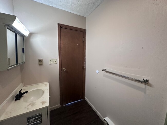 Building Photo - 218 Huffman St