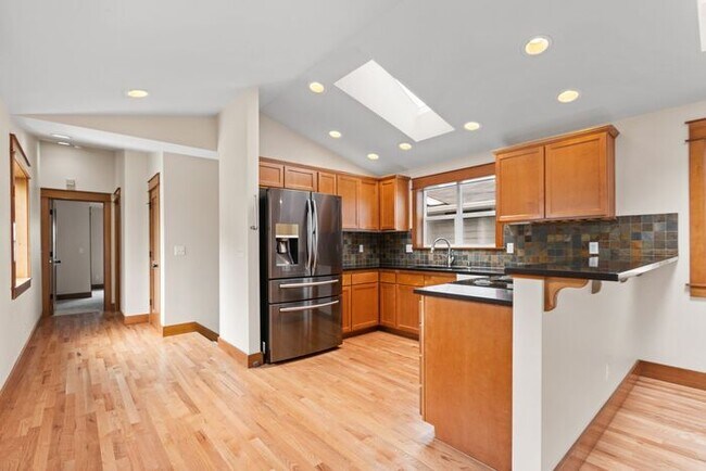 Foto del edificio - Immaculate North Admiral Home with AIR CON...