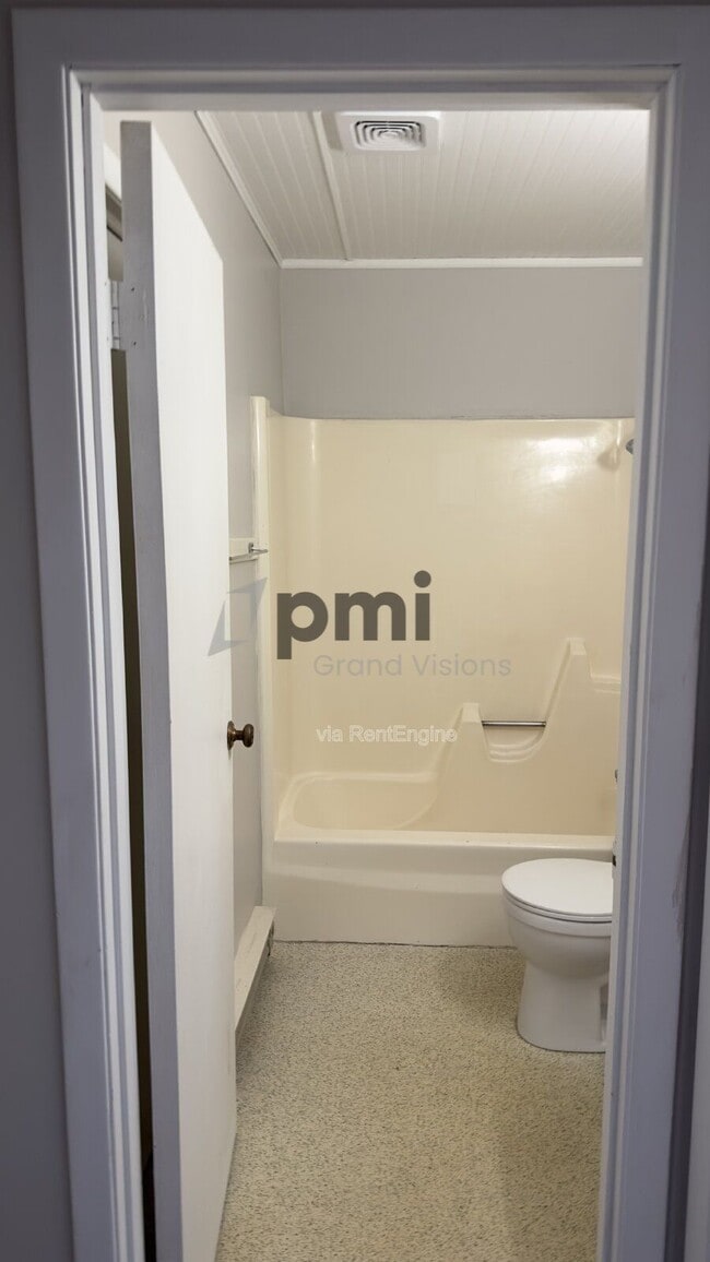 Foto del edificio - 24 W Buchanan Ave