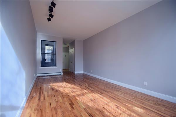 Foto del edificio - 305 W 113th St
