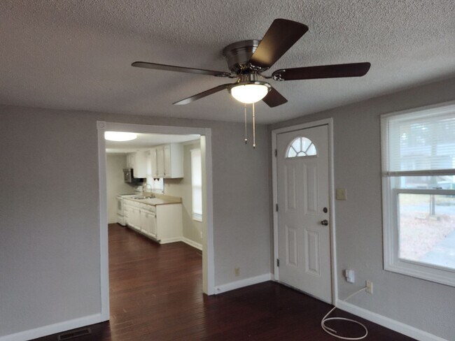 Foto del edificio - Move-in Ready duplex located in The Rockwell Park Community!