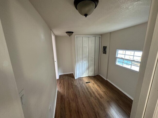 Building Photo - 3000 Clarcona Rd