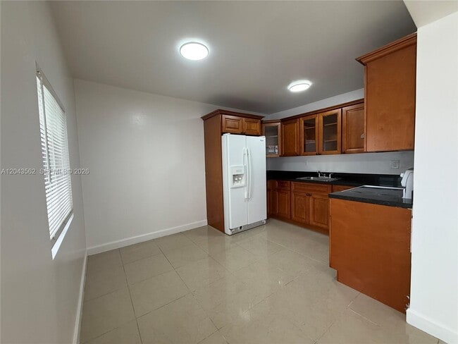 Building Photo - 1122 NW 32nd Ct
