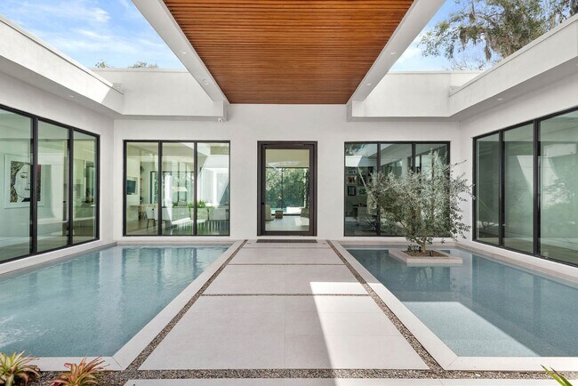 Foto del edificio - Spectacular Modern, 1-story house in Winte...
