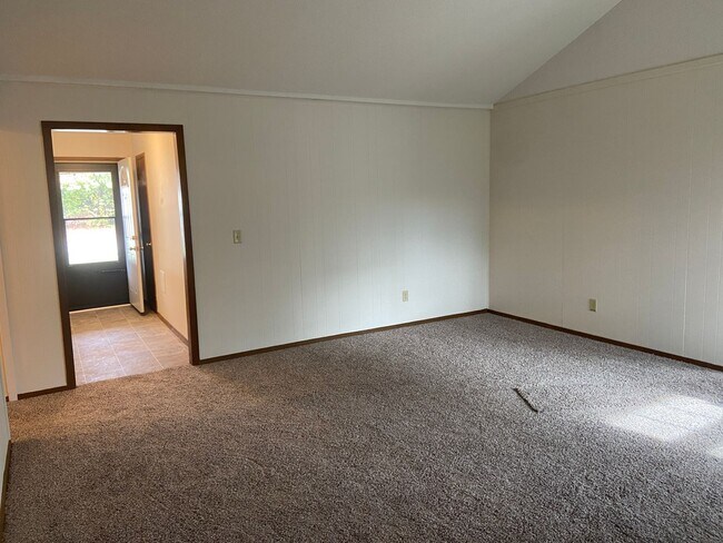 Foto del edificio - Like new, ranch home near Bass Pro, fully renovated interior,