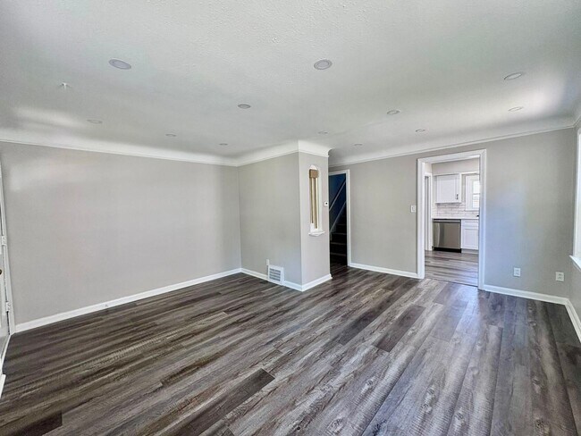 Foto del edificio - 4165 Harwood Rd