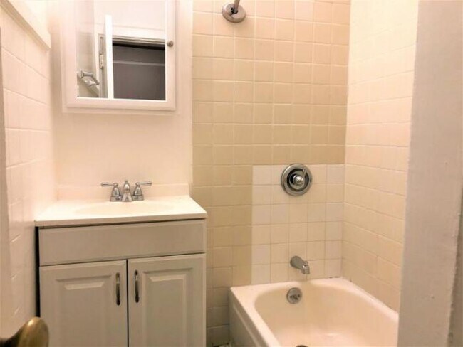 Building Photo - 0 bedroom in Oakland CA 94612