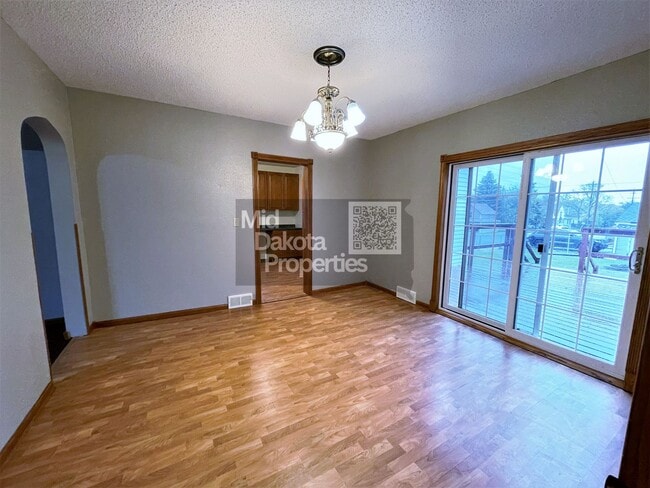 Building Photo - 700 S Wisconsin- 3 bedroom house