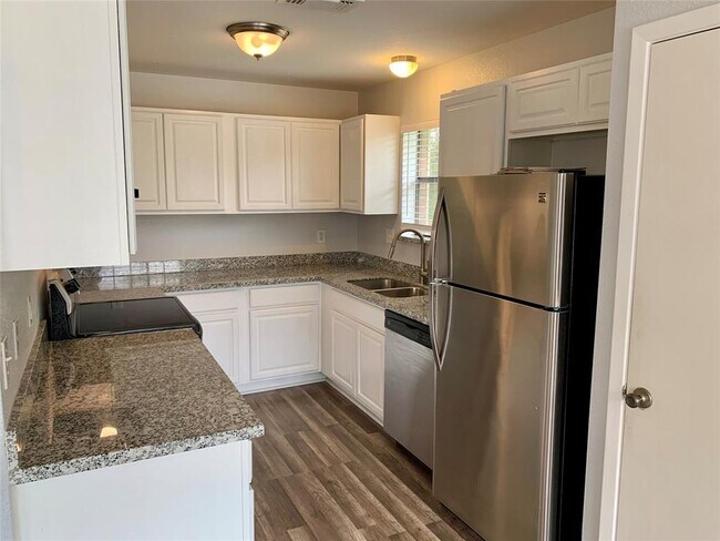 Foto del edificio - 2336 N Pearland Ave