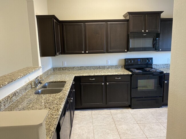 Kitchen - 152 Curt St