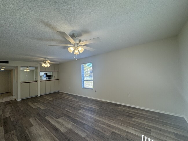 Building Photo - 259 Fenwick Dr