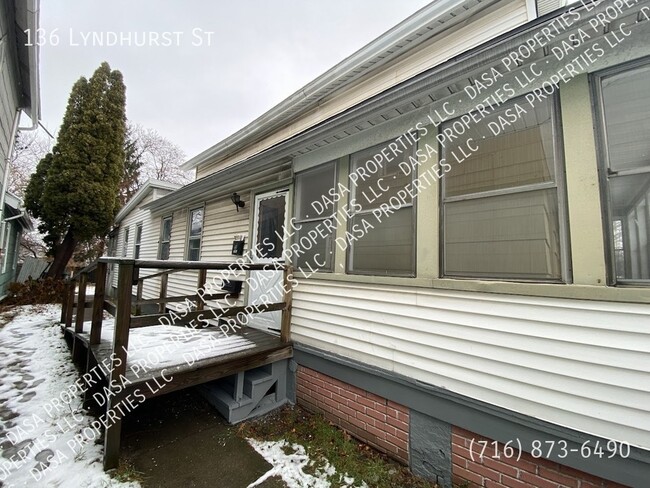 Building Photo - 136 Lyndhurst - 3 Bed / 1 Bath