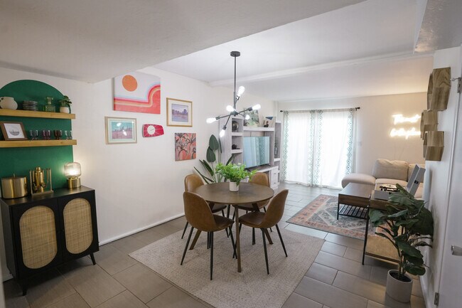 Foto del edificio - 7710 E 1st Ave