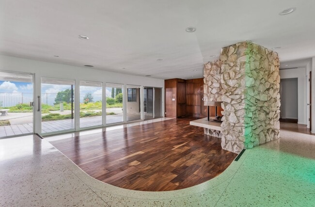 Building Photo - 430 Starlight Crest Dr