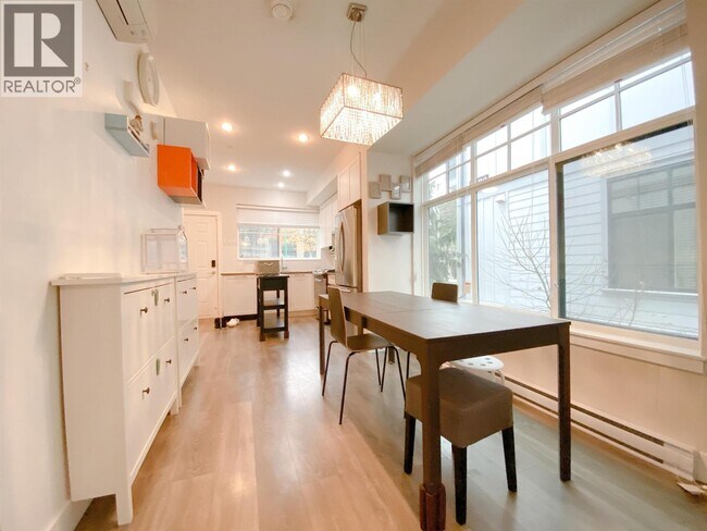 Building Photo - 5138 Canada Wy