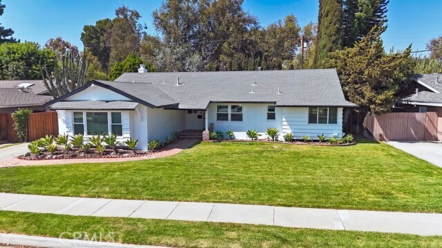 Foto del edificio - 2149 Victoria Dr