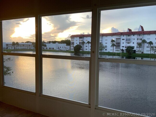 Foto del edificio - 4751 NW 21st St