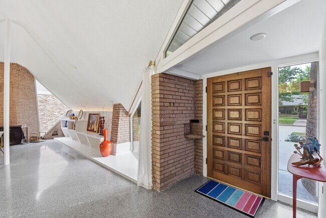 Foto del edificio - 4603 Ivanhoe St