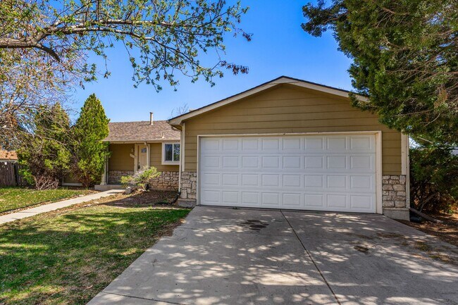 Building Photo - Bright Home in Summer Valley w/ Cherry Cre...