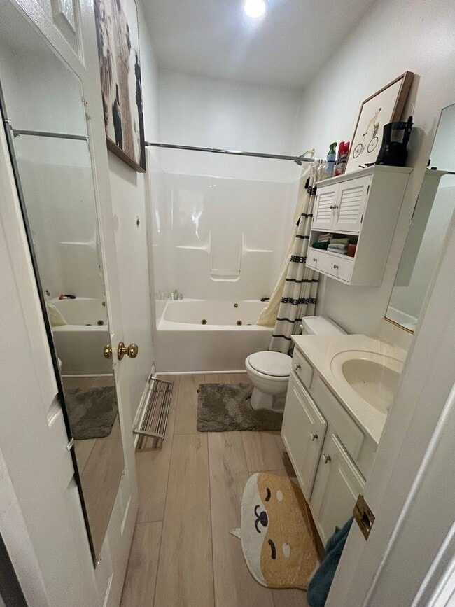 Foto del edificio - Beautiful 2-Bedroom, 2-Bath One-Level Town...