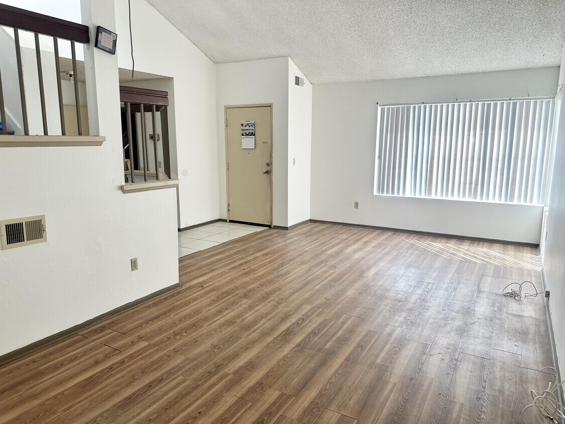 Primary Photo - 6950 Bullock Dr