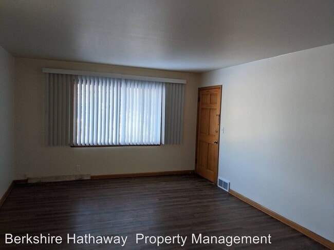 Building Photo - 5905 N 66th St