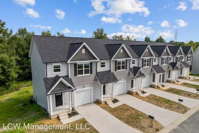 Building Photo - 4 br, 3.5 bath House - 200 Beaumont Circle
